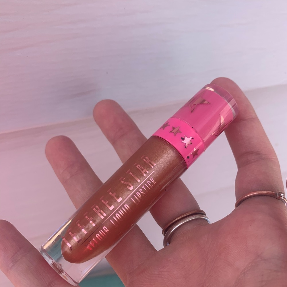 Jeffree Star velour lipstick